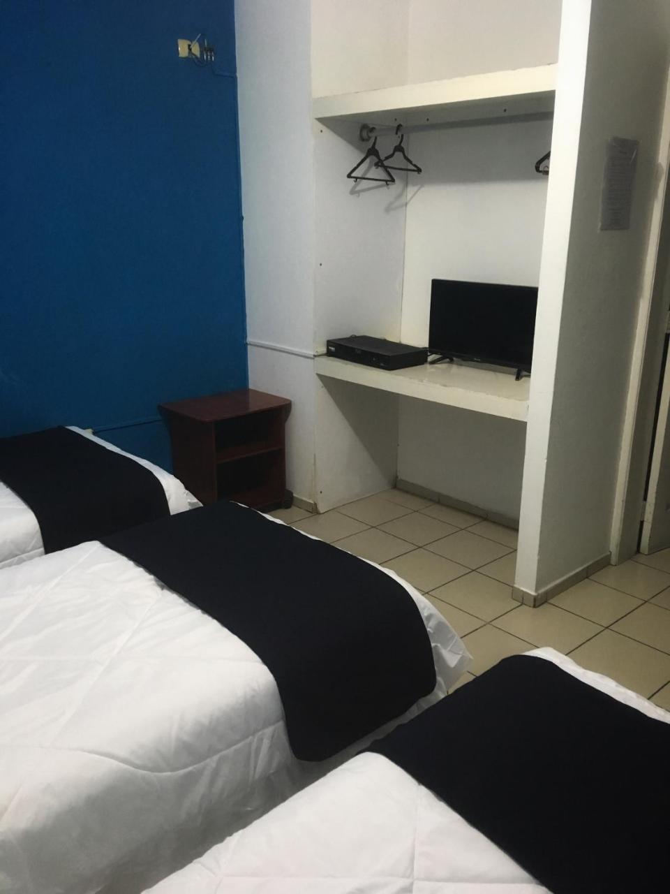 Hostal Albatros Manta Exterior foto