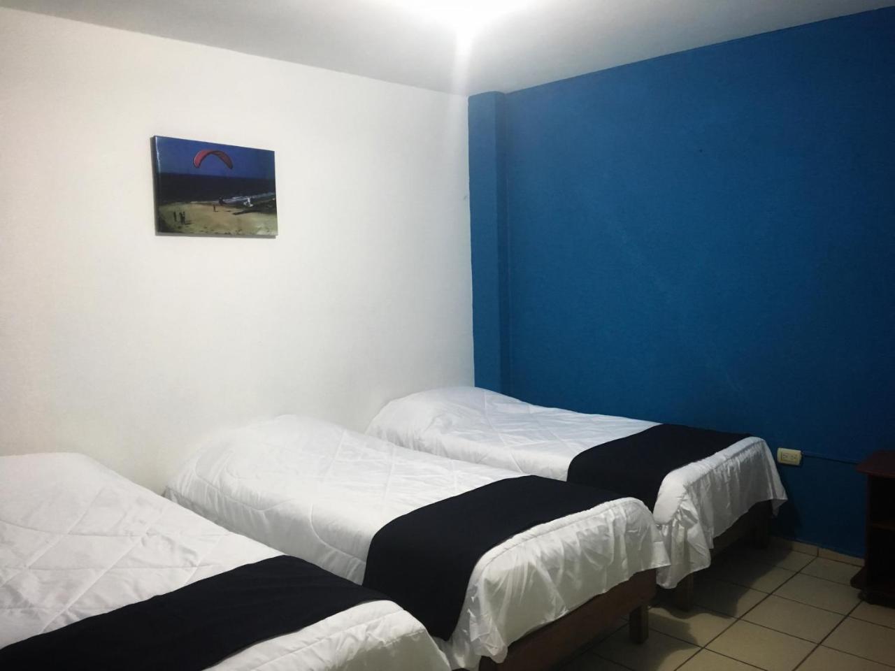 Hostal Albatros Manta Exterior foto